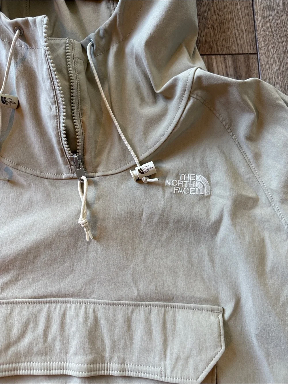 The North Face Men’s Beige Hooded Pullover Windbreaker